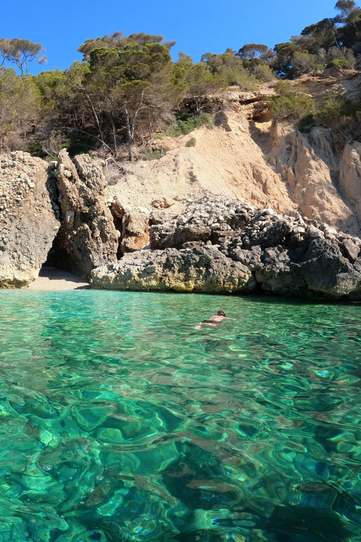 Cala Ratjada: SUP SAFARI TOUR 2H - Following the coast toward caves and cliffs