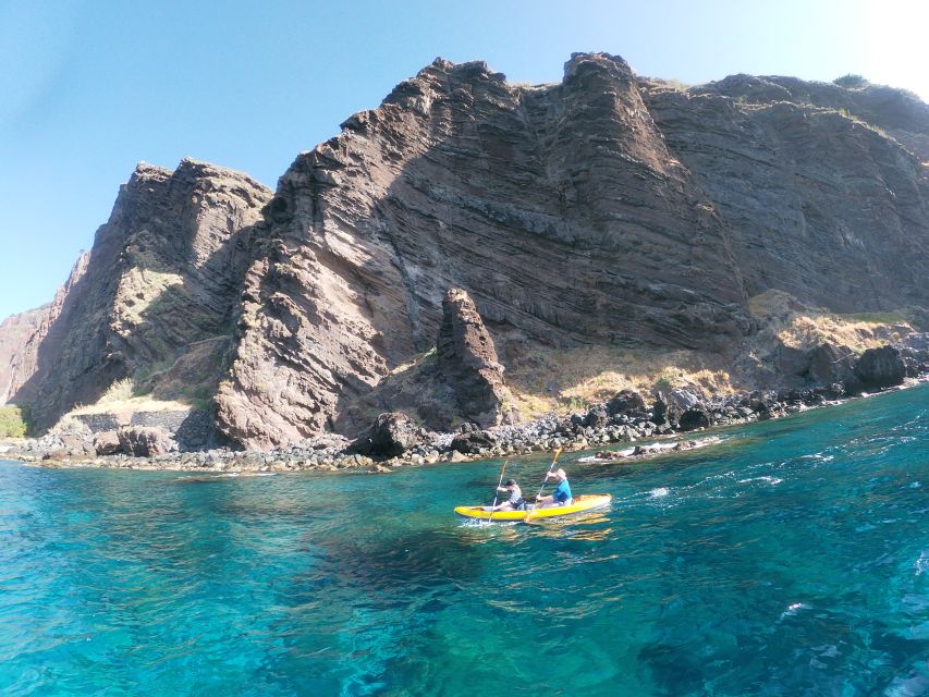 Câmara de Lobos: Private Guided Kayaking Tour in Madeira - A guide who shapes the experience