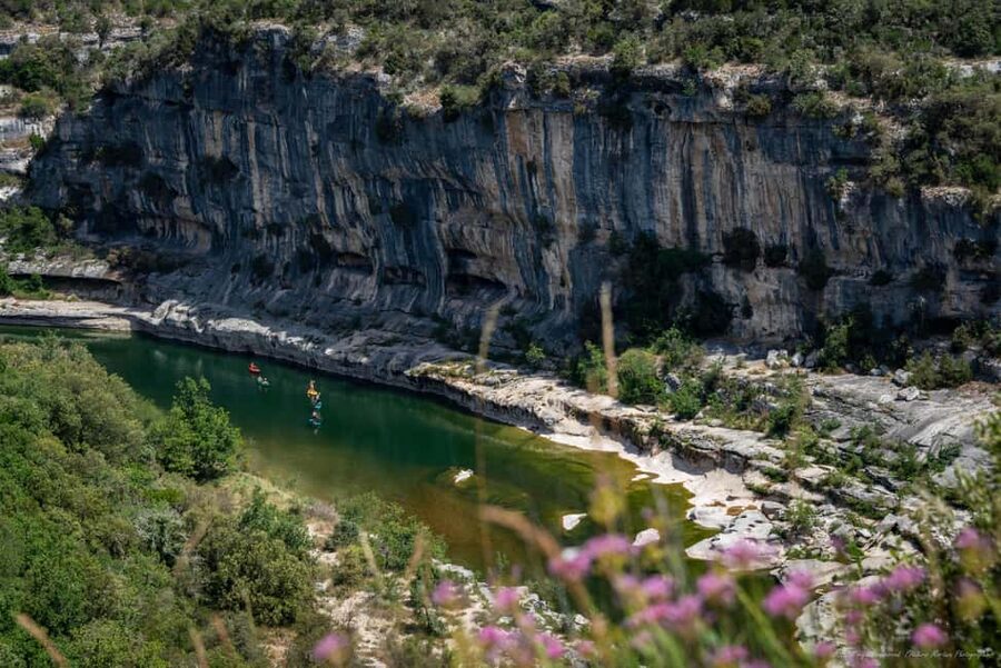 Canoe/Kayak descent of the Ardèche Nature Reserve: 5 hours - approx. 24 km - Canoe or kayak, and what comes with it