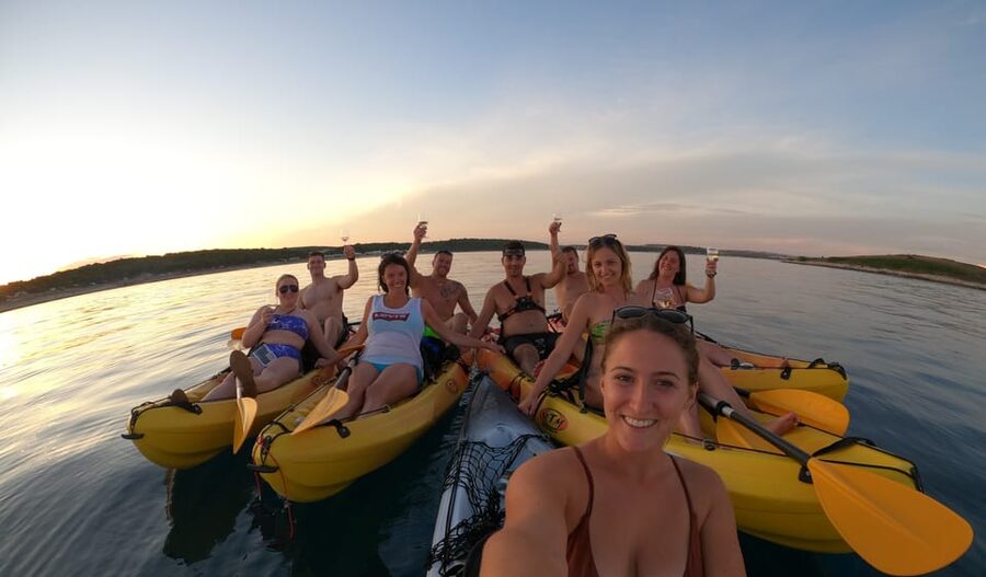 Cape Kamenjak: Sunset Kayak/SUP Wine Tour - Why this Cape Kamenjak sunset feels different