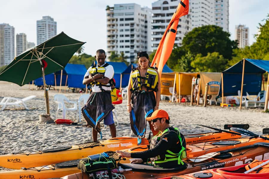 Cartagena: Sunset Sea Kayaking Tour - What to bring for a comfortable evening