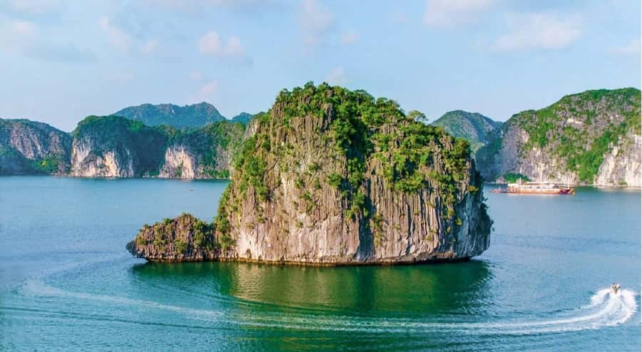 Cat Ba: Lan Ha and Ha Long Bay Boat Tour with Kayaking, Cave - Key points at a glance