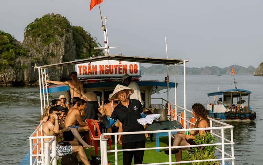 Cat Ba: Lan Ha & Ha Long Bay Kayak & Snorkel Boat Tour - Cruising through Lan Ha Bay and toward Ha Long Bay