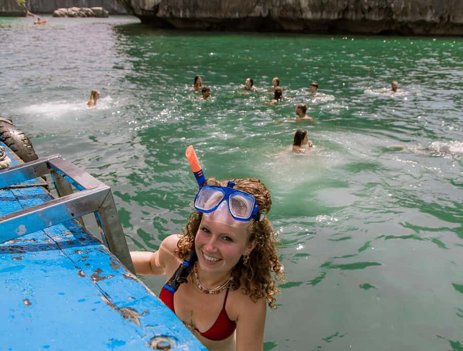 Cat Ba: Lan Ha & Ha Long Bay Kayak & Snorkel Boat Tour - Kayaking into caves and quiet coves