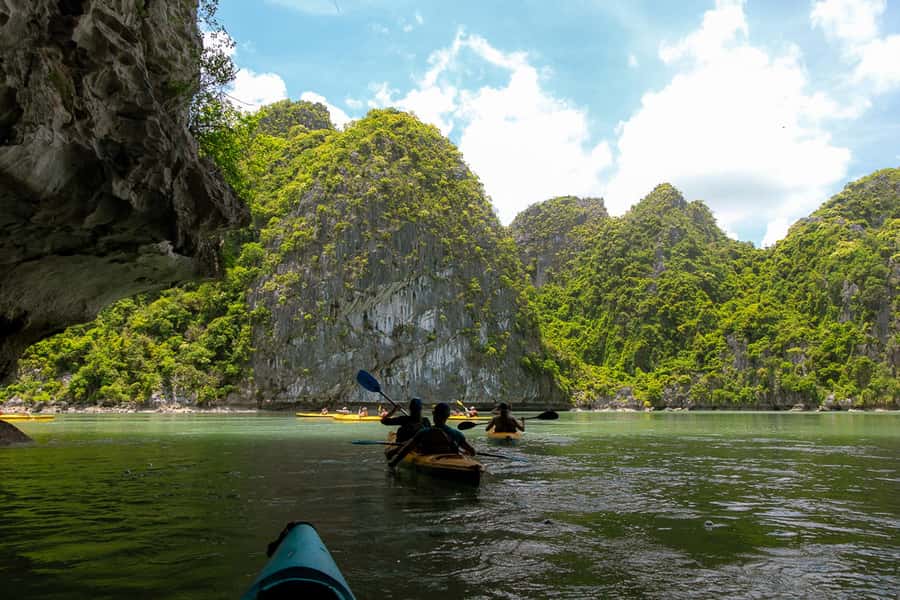 Cat Ba: Lan Ha & Ha Long Bay Kayak & Snorkel Boat Tour - Monkey Island and the final climb