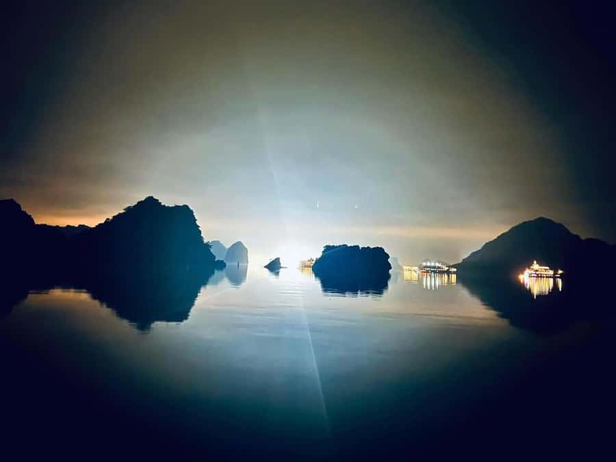 Cat Ba: Night Kayaking with Glowing Plankton - Who will enjoy this most