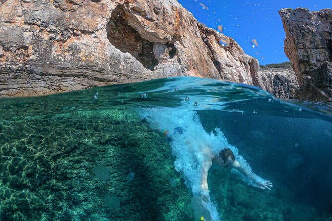 Cave exploring by kayak - Small details that make a difference