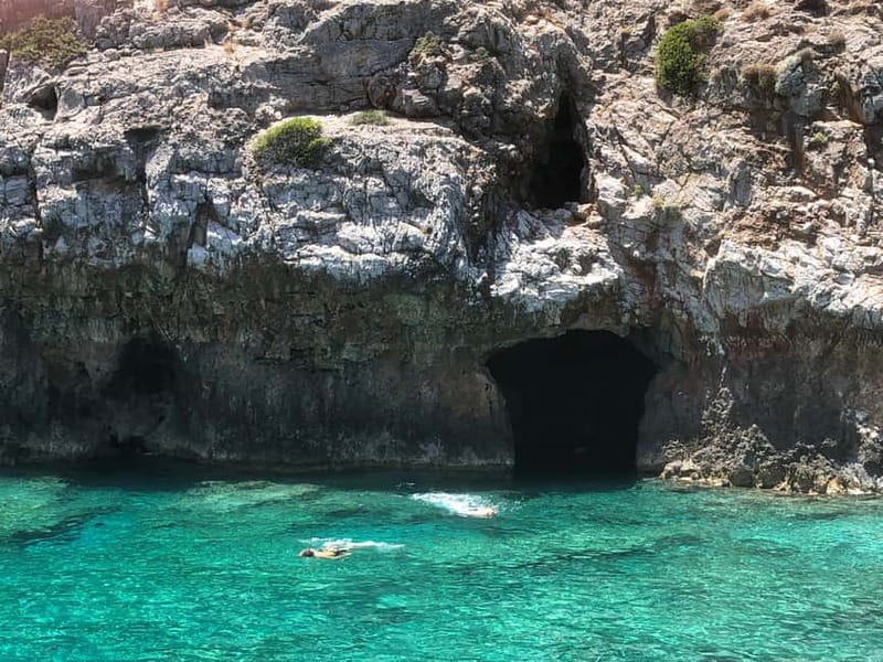 Chania: Private Cruise with Sup Food & Unlimited Drinks - What the $707 price really buys you