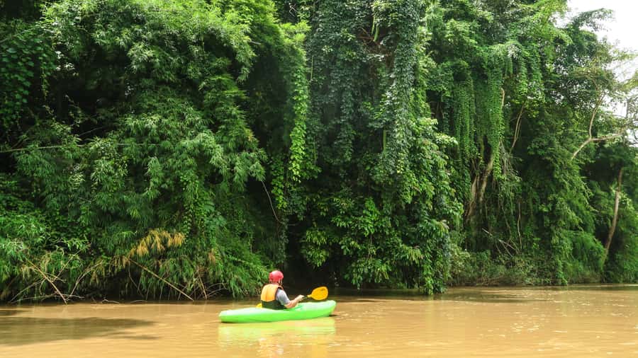 Chiang Mai: Full-Day Chiang Dao Caving & Jungle Kayaking - Lunch beside the cave