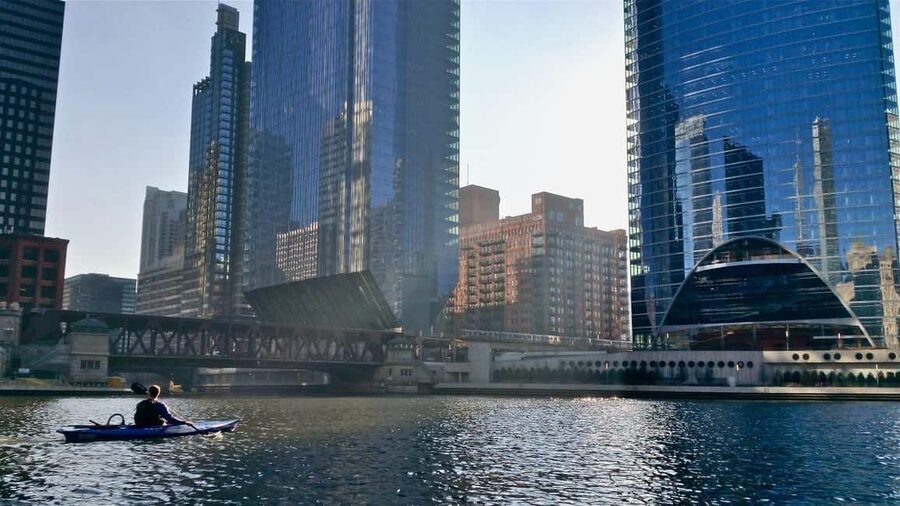 Chicago: 2-Hour Downtown Kayak Rental - Choosing a single or tandem kayak