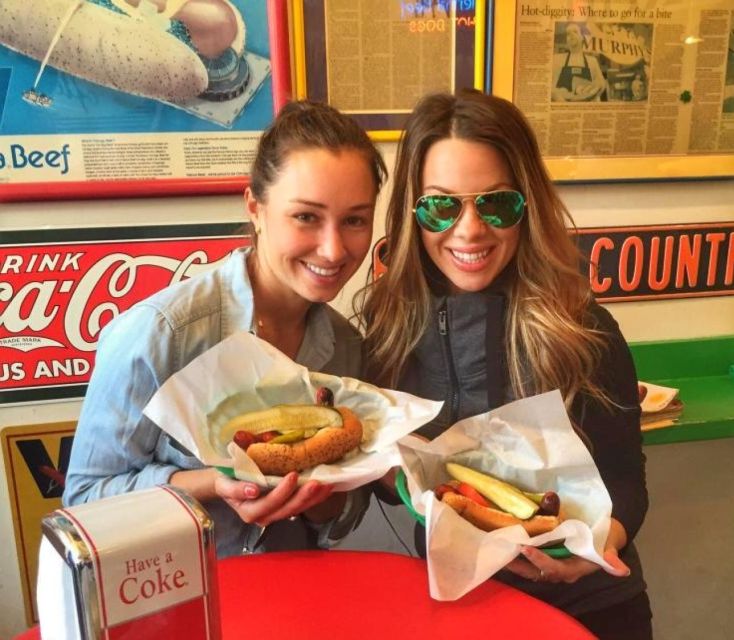 Chicago: Classic Food & Walking Tour with Free Bike or Kayak - The evening route gives Chicago a different mood
