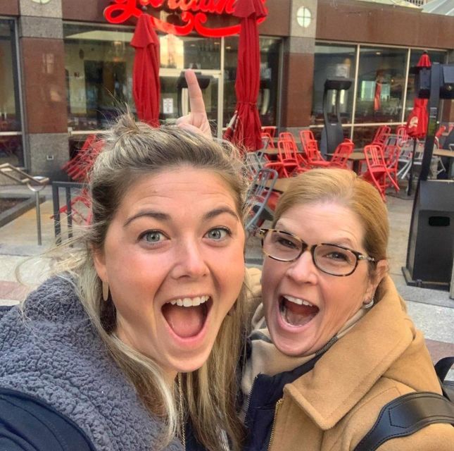 Chicago: Classic Food & Walking Tour with Free Bike or Kayak - The Magnificent Mile and the Chicago-style hot dog