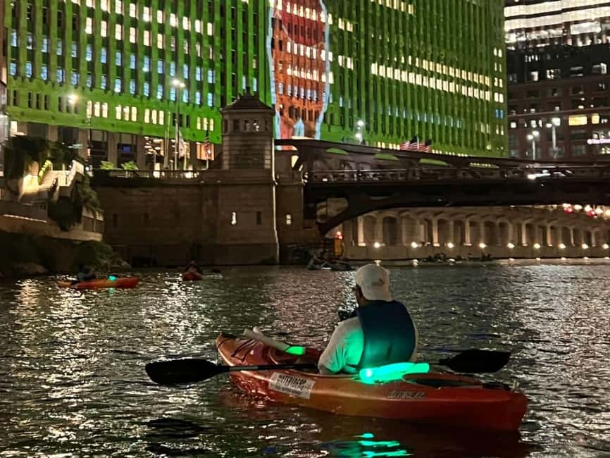 Chicago: Moonlight Paddle Tour on the Chicago River - Check-in, equipment, and the safety briefing