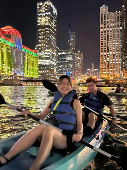 Chicago: Moonlight Paddle Tour on the Chicago River - Paddling below Willis Tower and Marina City