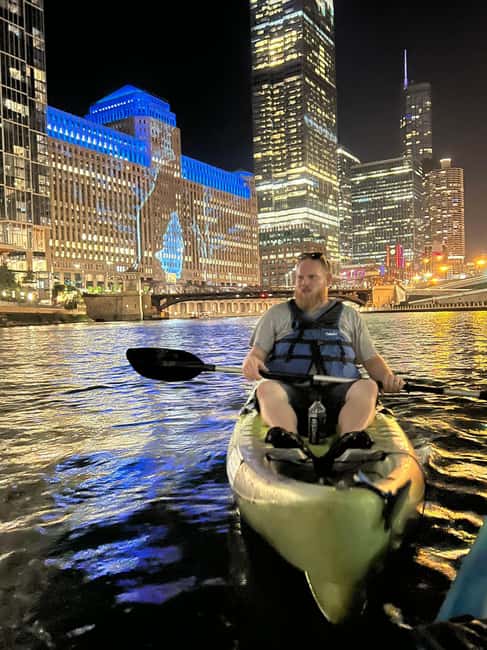 Chicago: Moonlight Paddle Tour on the Chicago River - Launching into the Chicago River