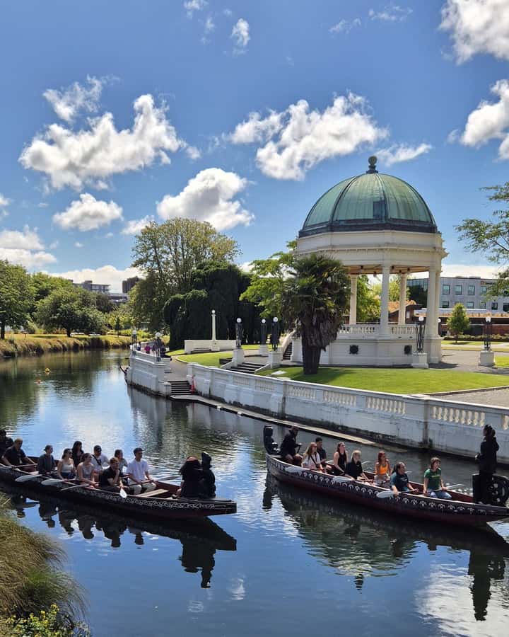 Christchurch: Waka Paddling Experience on the Avon River - Meeting the Avon River at 794 Colombo Street
