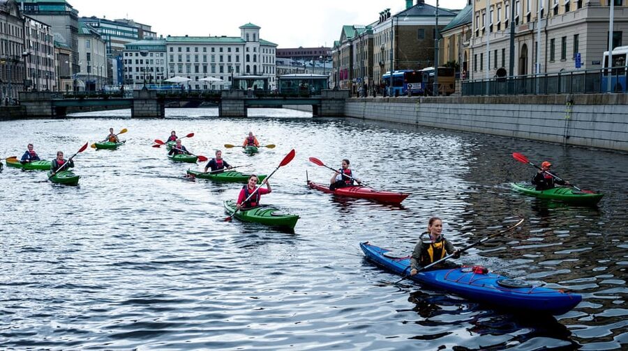 City Kayak Tour - Lawrence adds safety and city stories