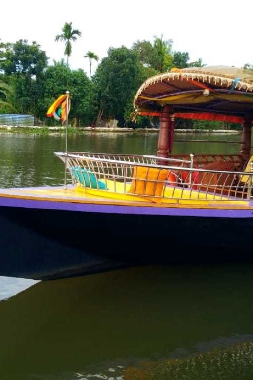 Cochin : Alleppey/Alappuzha Backwater Canoe (Shikara) Cruise - Should you add the guide?