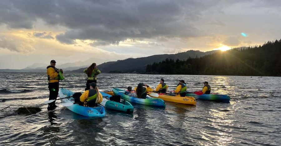 Columbia Gorge Kayak Tour - Paddling upstream in a protected inlet