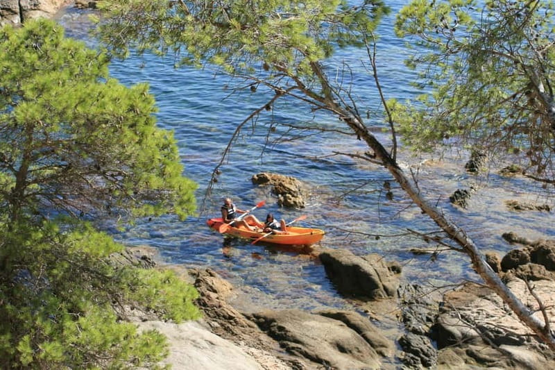 Costa Brava: Sant Feliu de Guíxols Kayak & Snorkel Tour - A two-hour look at the Costa Brava from the water