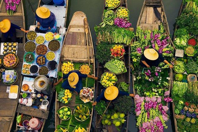 Damnoen Saduak Floating Market & Paddle Boat Adventure - A classic Thai market scene outside Bangkok