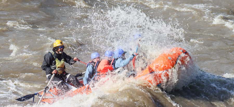 Denali, Alaska: Canyon Wave Raft Class III-IV Paddle/Oar - The 105-minute rafting run
