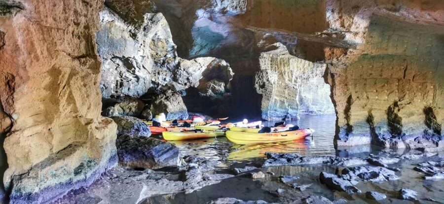Dénia: Cova Tallada kayak trip - Paddling out from Les Rotes beach