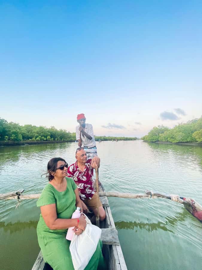 Diani: Sunset Canoe Tour along the River with Mangroves - A quiet way to see Diani beyond the beach
