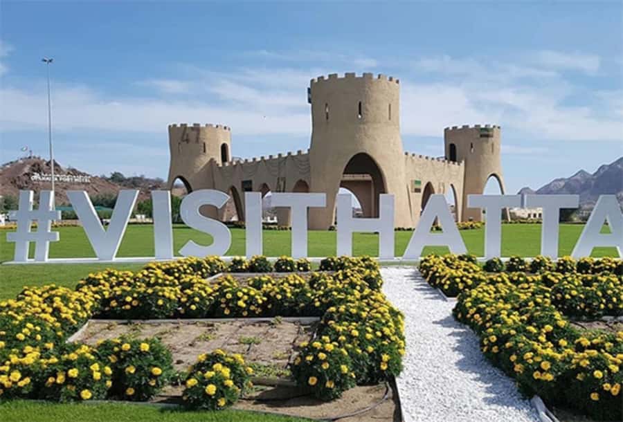 Discover Hatta Hidden Gem Private Tour with Kayaking & Honey - Al Boma Fort offers a simple mountain viewpoint
