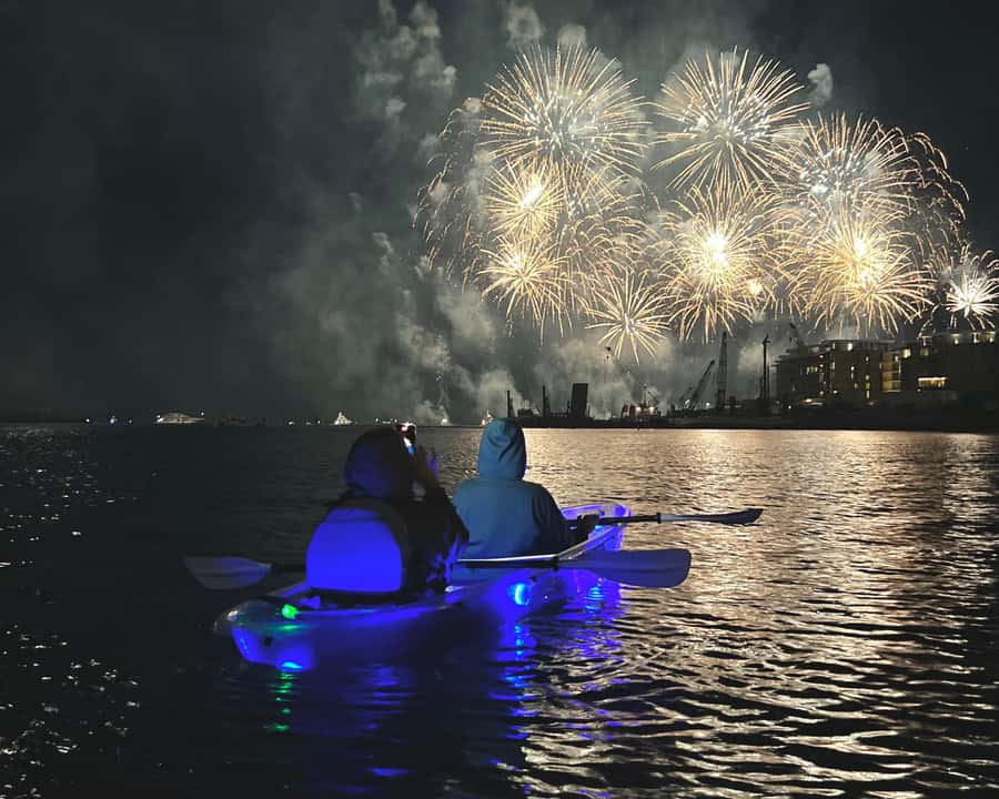 Dubai: Night Kayaking Tour - Paddling under the Burj Khalifa