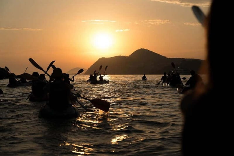 Dubrovnik: Guided Sunset Sea Kayaking Tour with Wine - Key points to know before you paddle