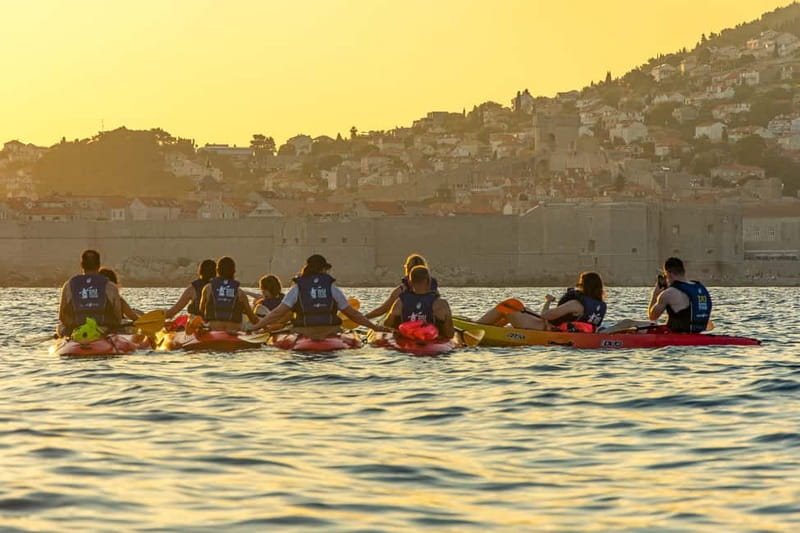 Dubrovnik: Guided Sunset Sea Kayaking Tour with Wine - Meeting at Pile Gate and learning the basics