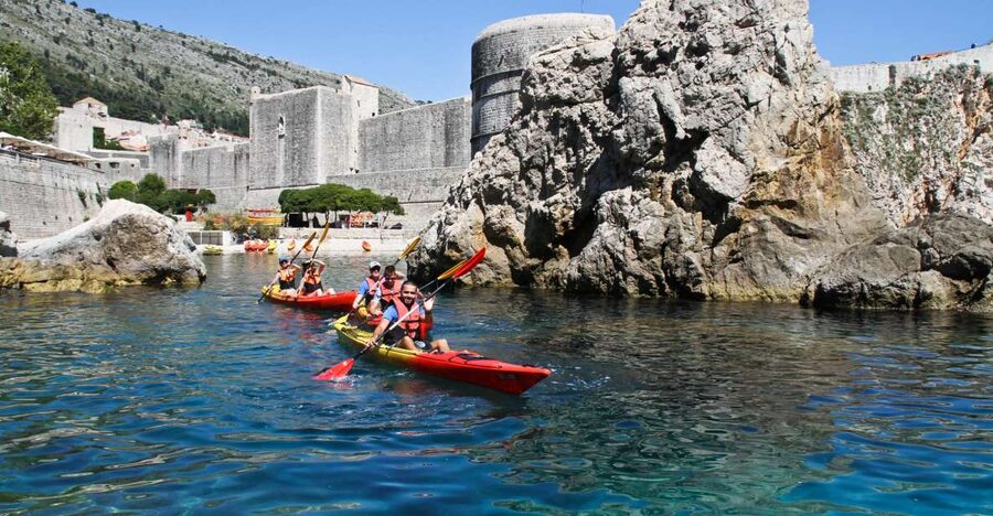 Dubrovnik: Sea Kayaking Tour - The 50-minute paddle toward Lokrum