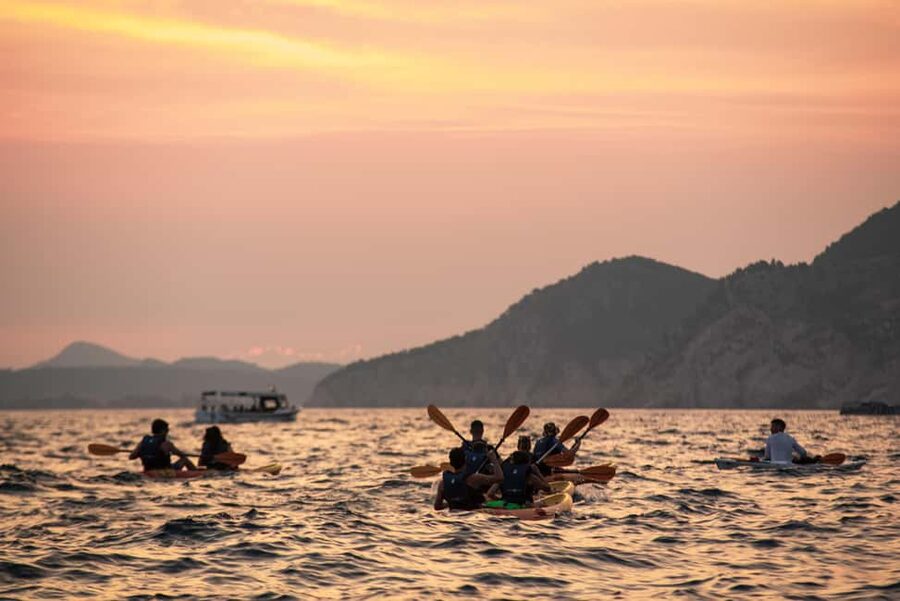 Dubrovnik: Sunset Kayaking and Snorkeling Tour - Meeting at Pile Bay