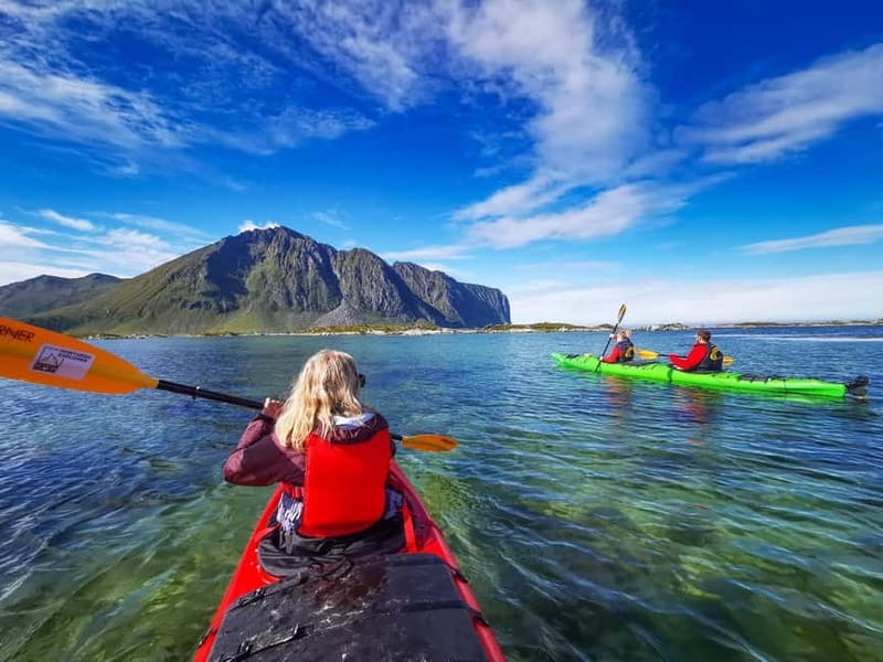 Eggum Lofoten: Kayaking Tour in Lofoten with Snacks - Small islands and turquoise water