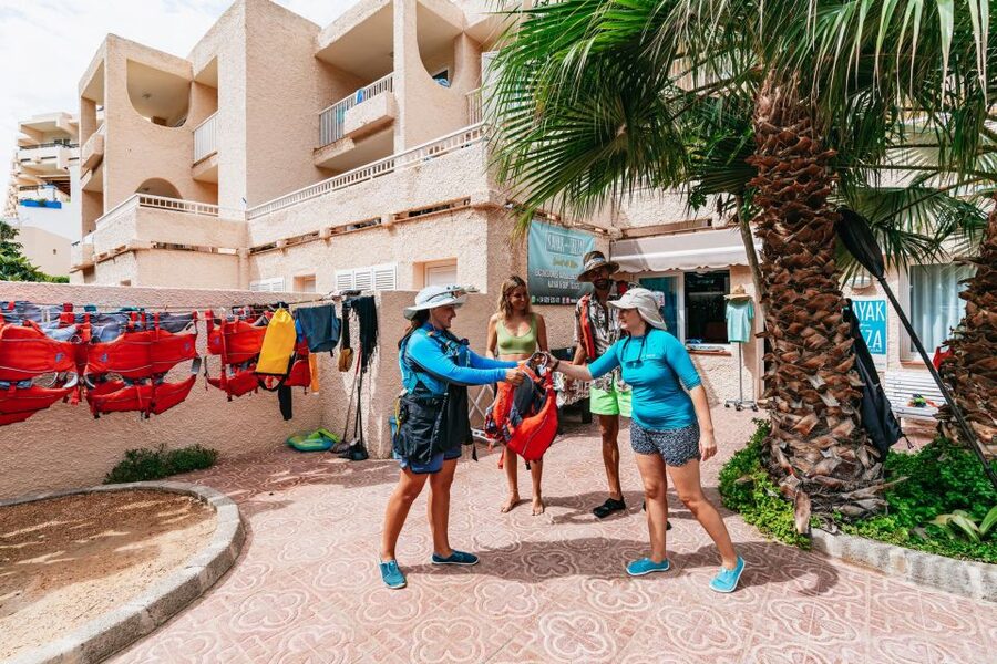 Es Figueral: Guided Kayaking and Snorkeling Tour - Ses Mayoles and the thrill of paddling near rocks