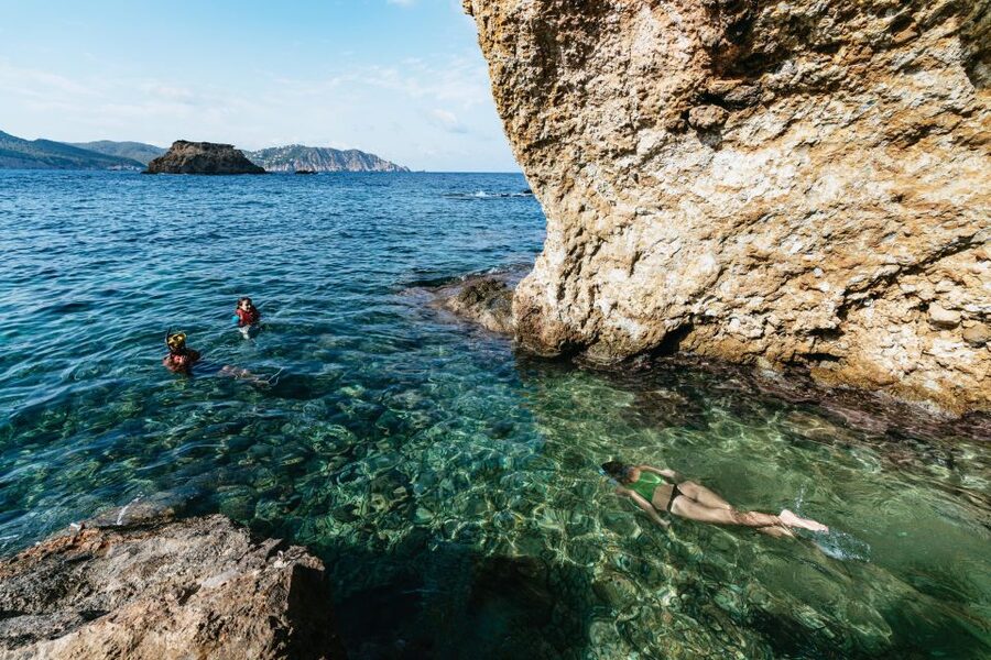 Es Figueral: Guided Kayaking and Snorkeling Tour - Racó de s’Aubadar and Illot de s’Or