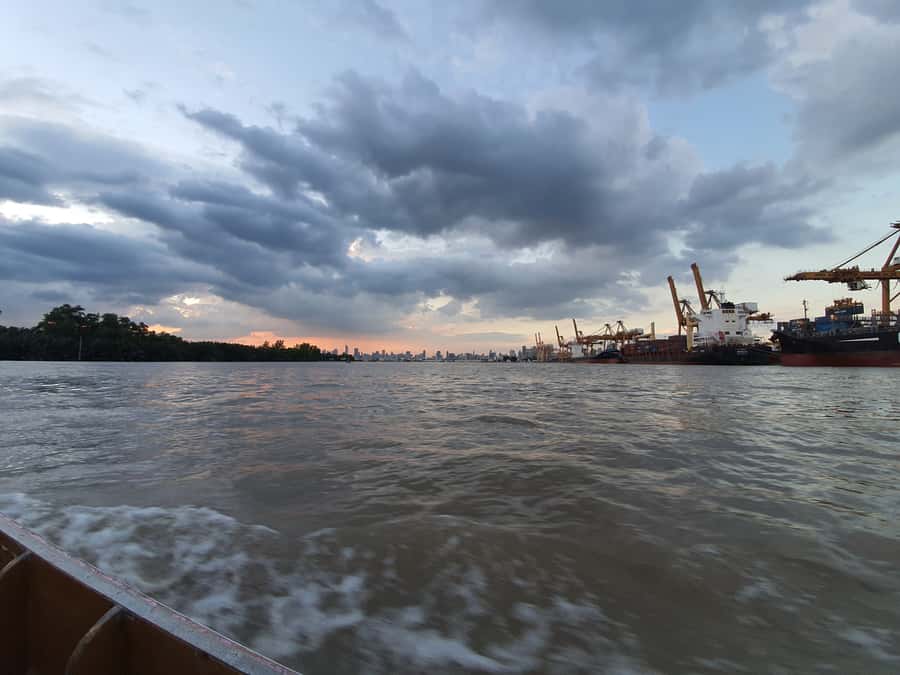 Explore Bangkok jungle by bike, kayak & boat - small group - Local life, snacks, and the weekend market