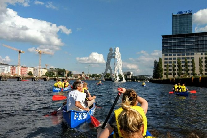 Explore Berlin by canoe - Along the Landwehrkanal to Görlitzer Ufer
