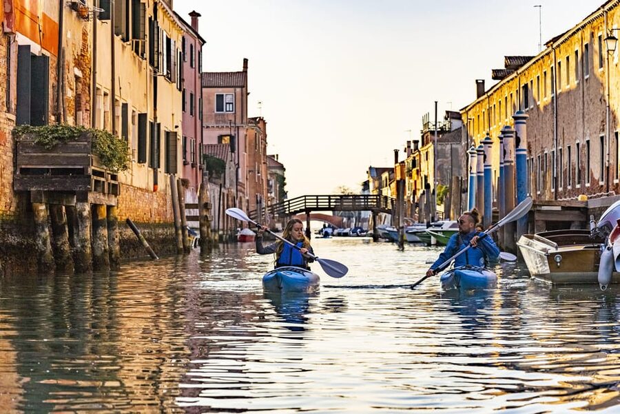 Family Kayaking Tour: Discovering Venice - Price, group size, and the real value