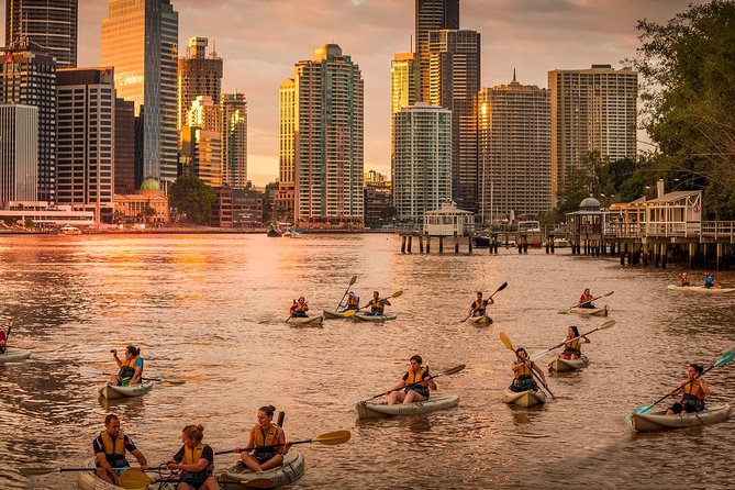 Fiesta De Kayak Twilight Kayak - Getting ready at Kangaroo Point