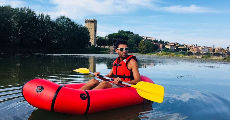 Florence: Ponte Vecchio and City Sights Guided Kayak Cruise - Following the Arno through Florence