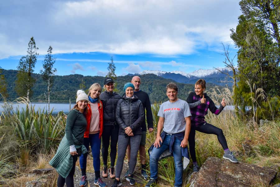 Franz Josef: Kayak & Walking Tour to Okarito Kiwi Sanctuary - What the guide adds