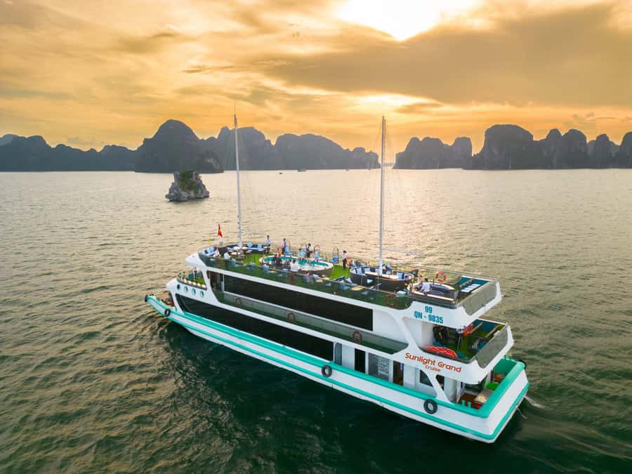 From Hanoi: Ha Long Bay Luxury Day Cruise with Food & Kayak - Key points to know before booking