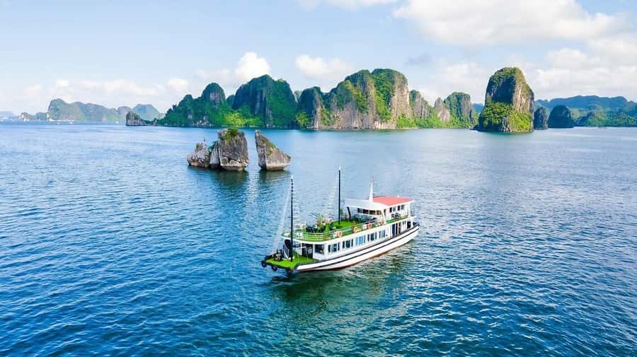 From Hanoi: Ha Long Bay Luxury Day Cruise with Food & Kayak - Sung Sot Cave, Ha Long Bay’s big interior stop