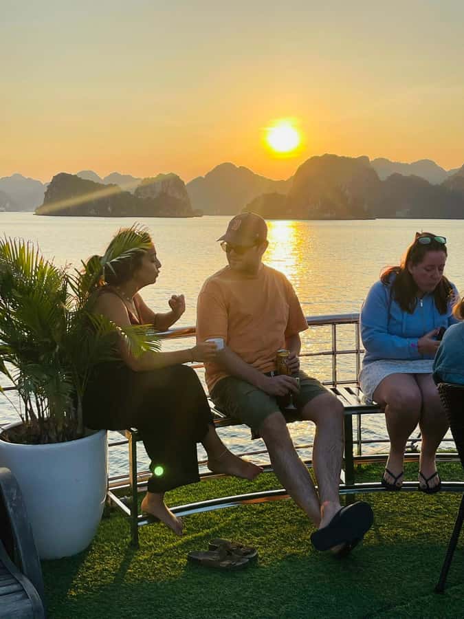 From Hanoi: Ha Long Bay Luxury Day Cruise with Food & Kayak - Kayaking or bamboo boat at Luon Cave