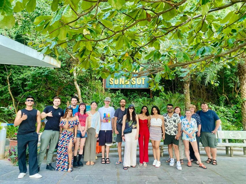 From Hanoi: Ha Long Bay Luxury Day Cruise with Food & Kayak - How the group size changes the day
