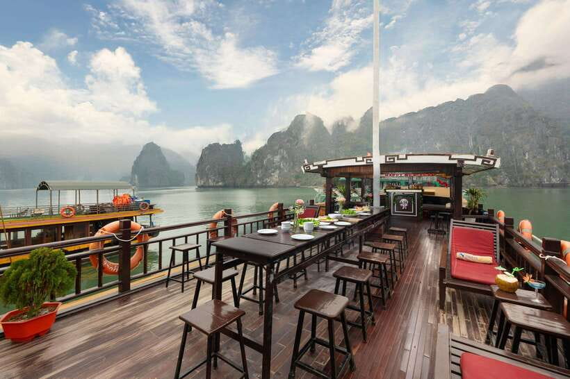 From Hanoi: Lan Ha Bay | Kayaking, Sightseeing, Cruise Trip - Swimming and jumping at Ba Trai Dao Beach