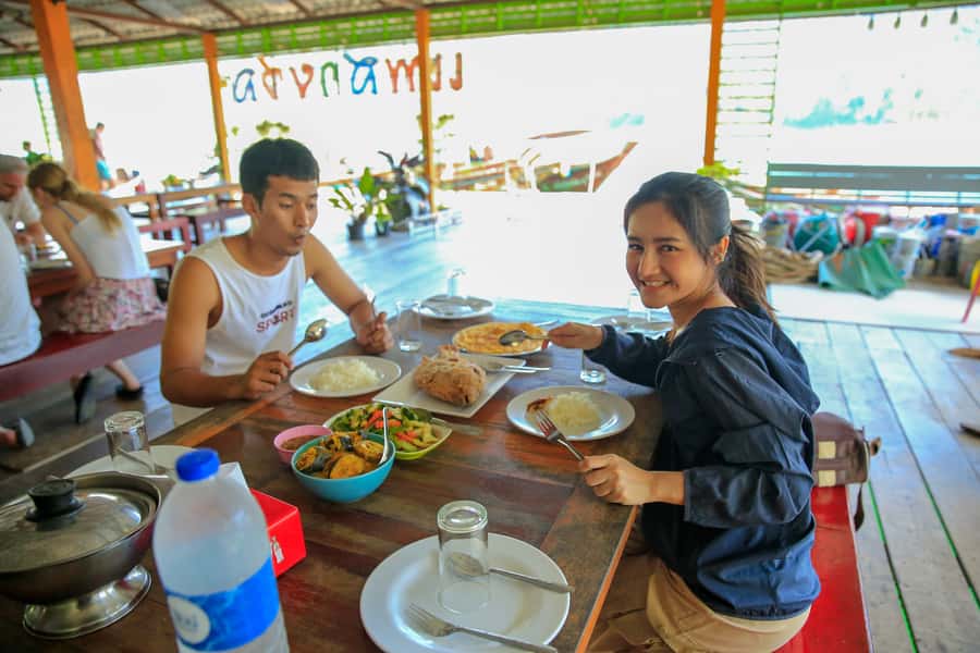From Khao Lak: Khao Sok & Cheow Lan Lake Tour with Kayaking - Lunch and local life at the floating raft houses
