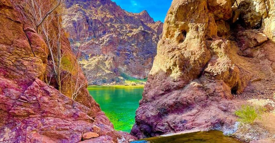 From Las Vegas: Hoover Dam Kayak Trip with 6 Hot Springs - From Willow Beach to the Hoover Dam launch